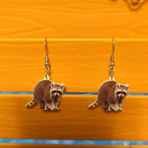 NWT/IP 🤩 (unbranded) 🐕🦛🦝🐿️⭐ AWESOME ANIMAL⭐🐿️🦝🦛🐕acrylic dangle earrings - Picture 5 of 6